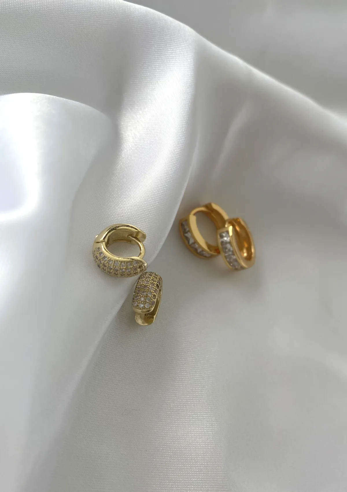 élégante Huggie Hoops